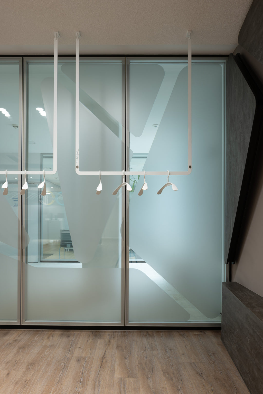 freibügel - 105 | 3-teilige Garderobe zur Deckenmontage